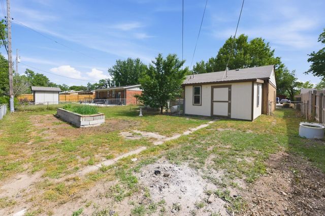 1202 E Del Mar St, Wichita, KS 67216