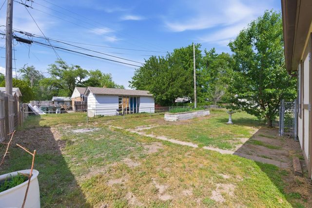 1202 E Del Mar St, Wichita, KS 67216