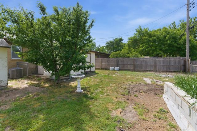 1202 E Del Mar St, Wichita, KS 67216