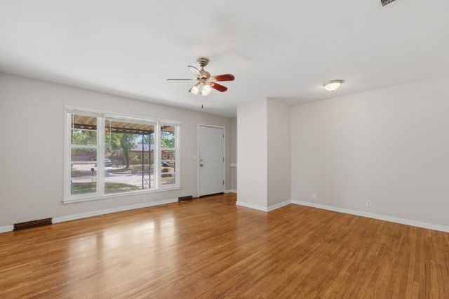 1202 E Del Mar St, Wichita, KS 67216
