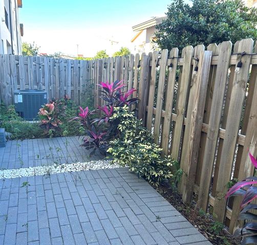 7855 NW 104th Ave 5, Doral, FL 33178