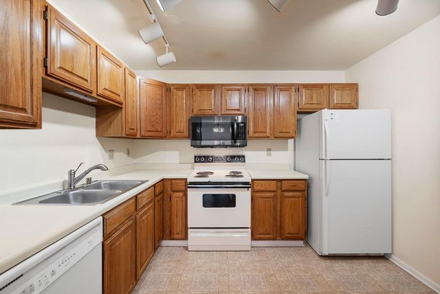 6555 N Green Bay AVENUE #206, Glendale, WI 53209
