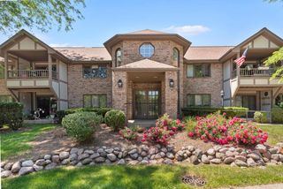 6555 N Green Bay AVENUE #206, Glendale, WI 53209