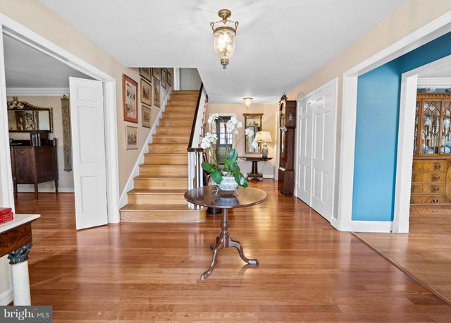 7215 HELMSDALE RD, Bethesda, MD 20817