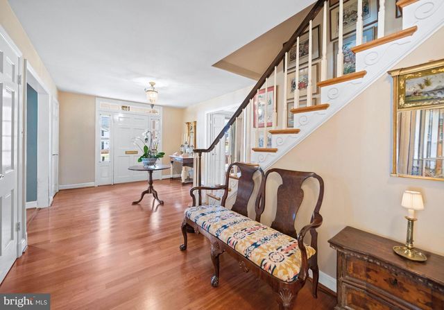 7215 HELMSDALE RD, Bethesda, MD 20817