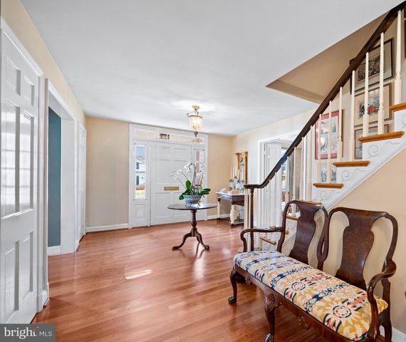 7215 HELMSDALE RD, Bethesda, MD 20817