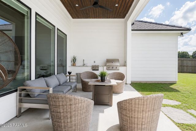 405 Ember Grove Crossing, Lafayette, LA 70508