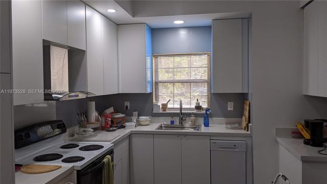 15509 N Miami Lakeway N 102, Miami Lakes, FL 33014