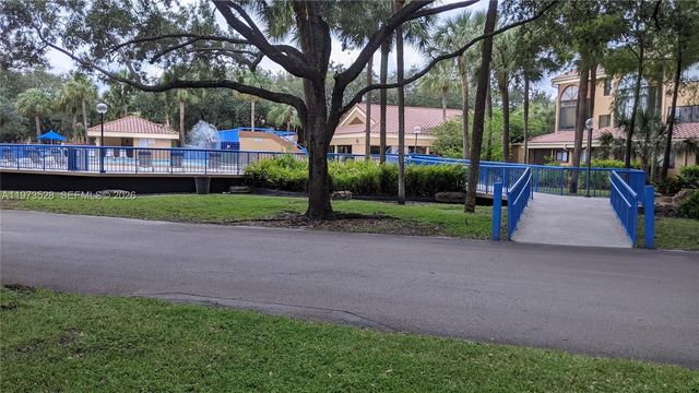 15509 N Miami Lakeway N 102, Miami Lakes, FL 33014