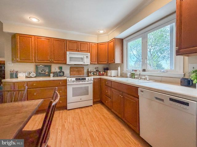 99 HARRIET RD, Southampton, PA 18966