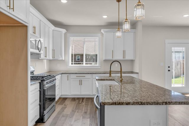 112 Riley Creek Rd, Tullahoma, TN 37388