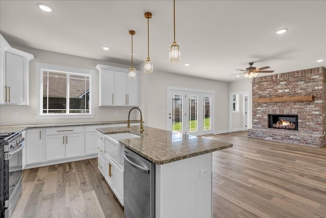 112 Riley Creek Rd, Tullahoma, TN 37388