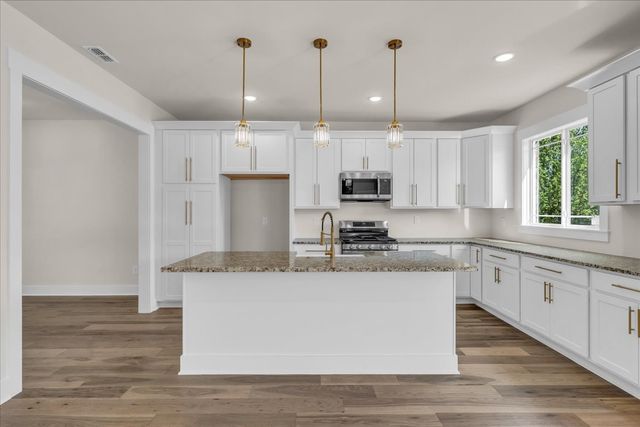 112 Riley Creek Rd, Tullahoma, TN 37388