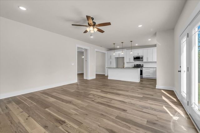 112 Riley Creek Rd, Tullahoma, TN 37388