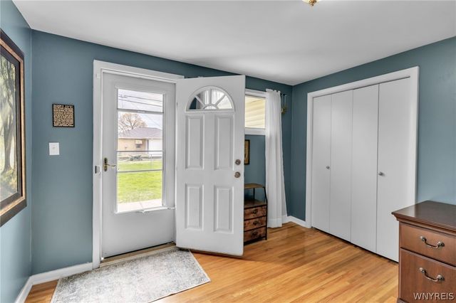 19 Algiers Lane, Cheektowaga, NY 14225