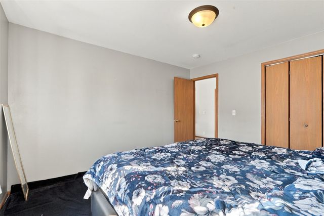 4627 1st Avenue SW 11, Cedar Rapids, IA 52405