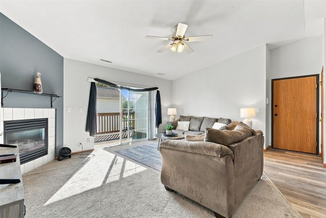 4627 1st Avenue SW 11, Cedar Rapids, IA 52405