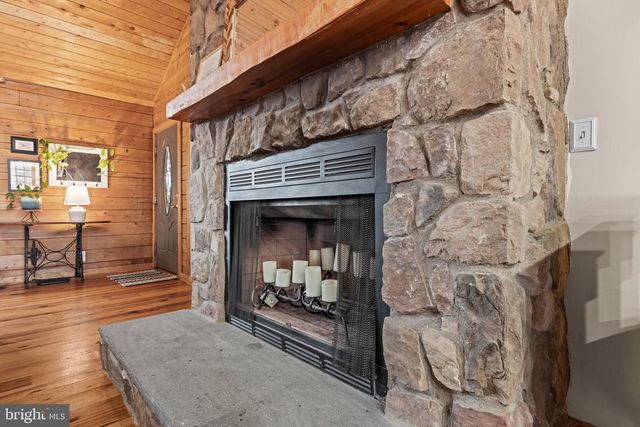 4112 JACKS SHOP RD, Rochelle, VA 22738