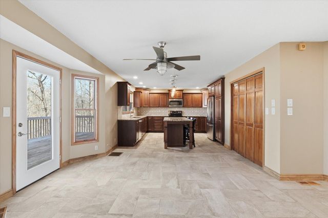 303 CARIBOU DR, Columbia, MO 65203