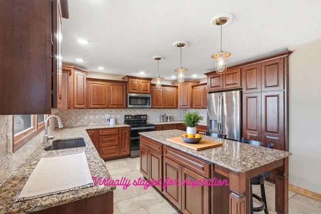 303 CARIBOU DR, Columbia, MO 65203