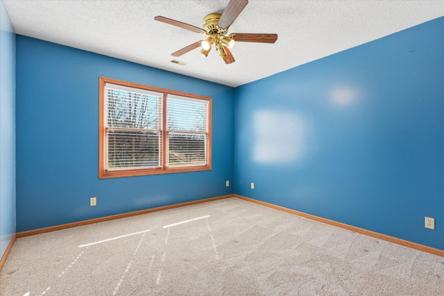 303 CARIBOU DR, Columbia, MO 65203