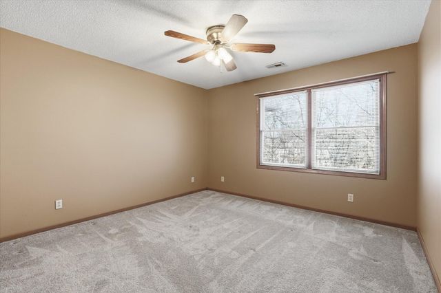 303 CARIBOU DR, Columbia, MO 65203