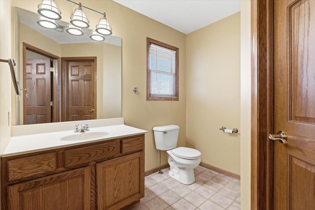 303 CARIBOU DR, Columbia, MO 65203