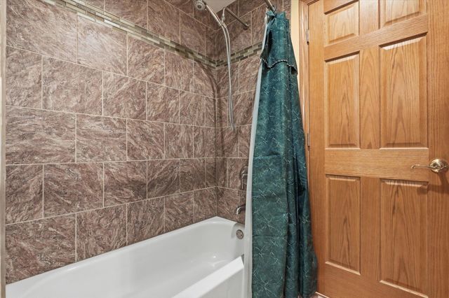 303 CARIBOU DR, Columbia, MO 65203