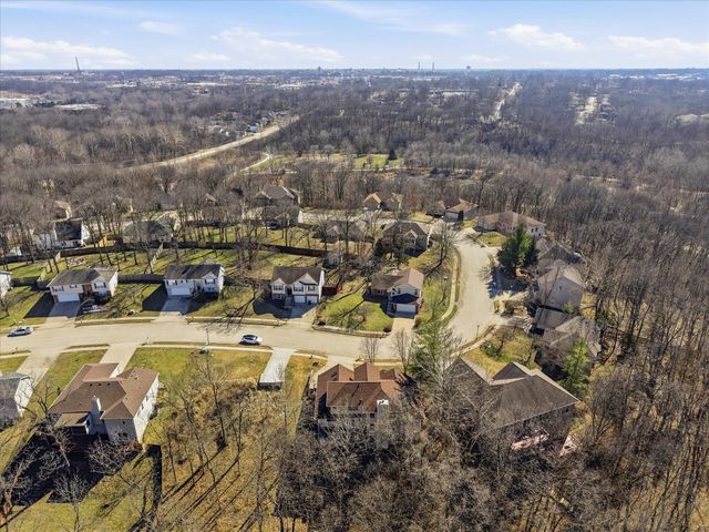 303 CARIBOU DR, Columbia, MO 65203