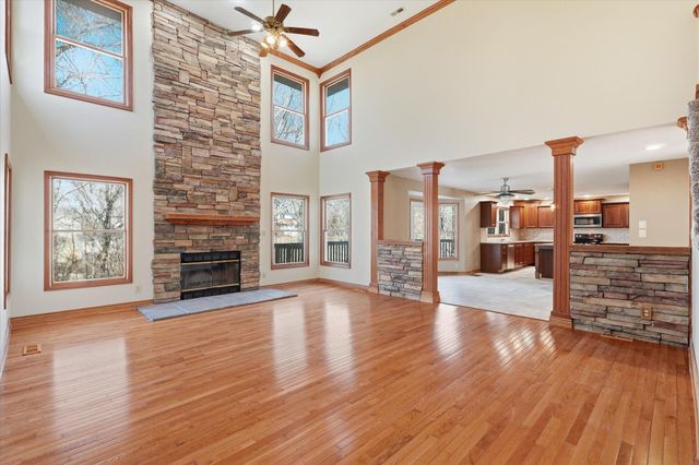 303 CARIBOU DR, Columbia, MO 65203