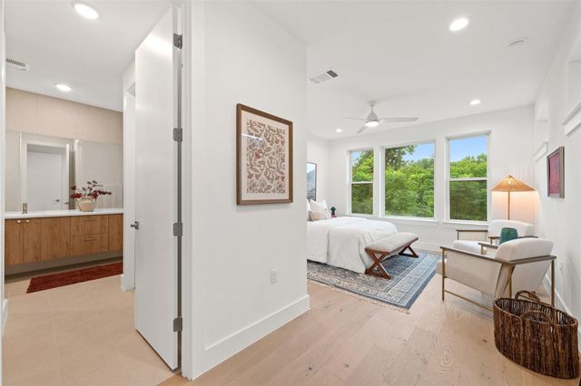 900 S 2nd ST 3, Austin, TX 78704