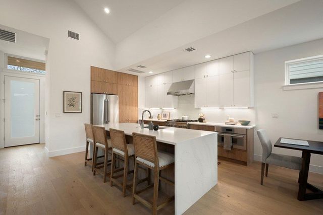 900 S 2nd ST 3, Austin, TX 78704
