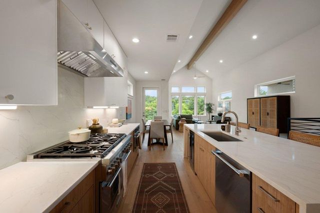 900 S 2nd ST 3, Austin, TX 78704