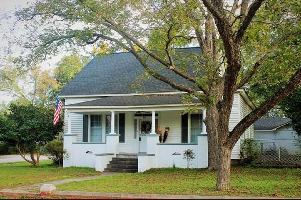 182 Mill Street SW, Wagener, SC 29164