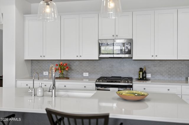 16925 W EARLL Drive W, Goodyear, AZ 85395