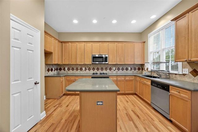 1222 Creekside Place, Smyrna, GA 30082