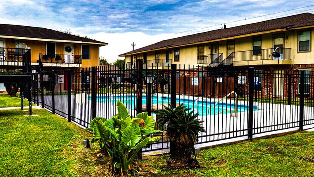 3308 Burke Road 21, Pasadena, TX 77504