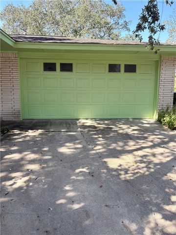 4237 Dody St, Corpus Christi, TX 78411