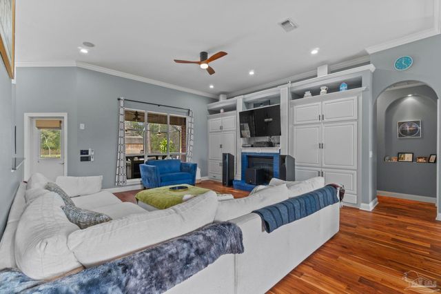1343 Dubose Rd, Gulf Breeze, FL 32563