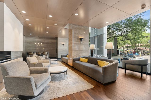 1030 N State Street 5M, Chicago, IL 60610