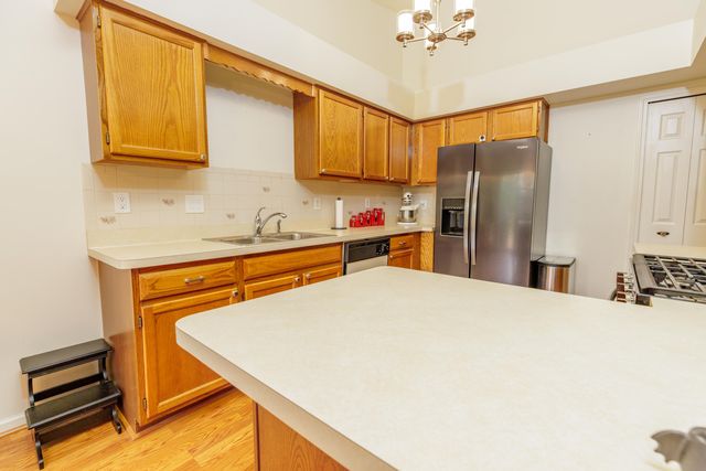 40049 Rolling Green Court, Canton Twp, MI 48188