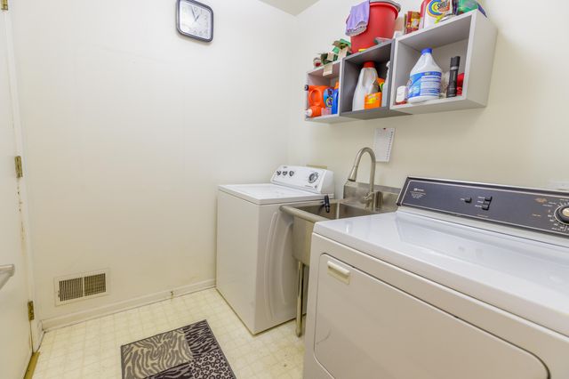 40049 Rolling Green Court, Canton Twp, MI 48188