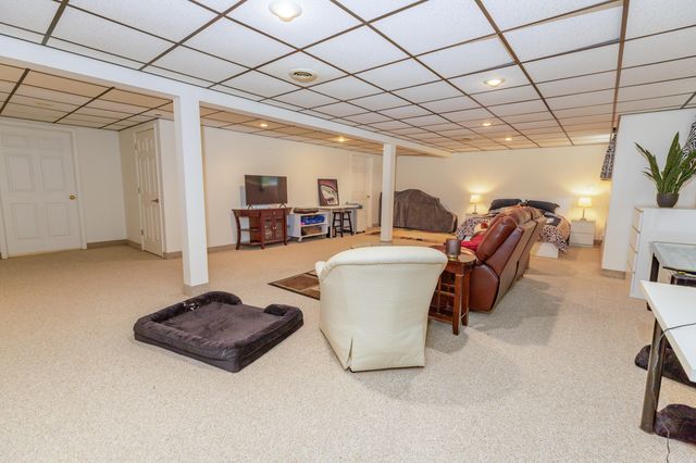 40049 Rolling Green Court, Canton Twp, MI 48188