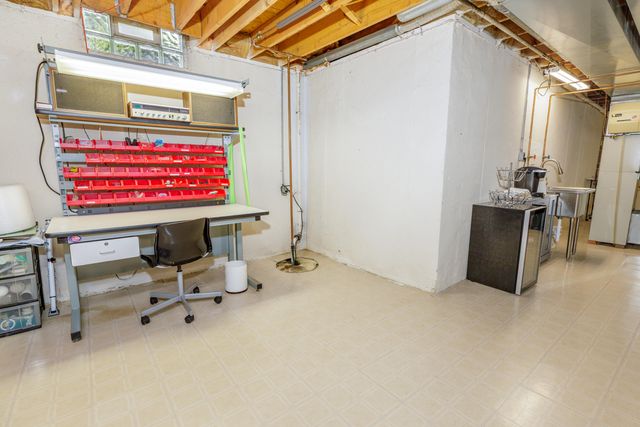 40049 Rolling Green Court, Canton Twp, MI 48188