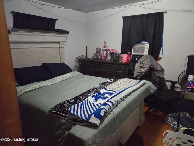 9721 Caven Ave, Louisville, KY 40229