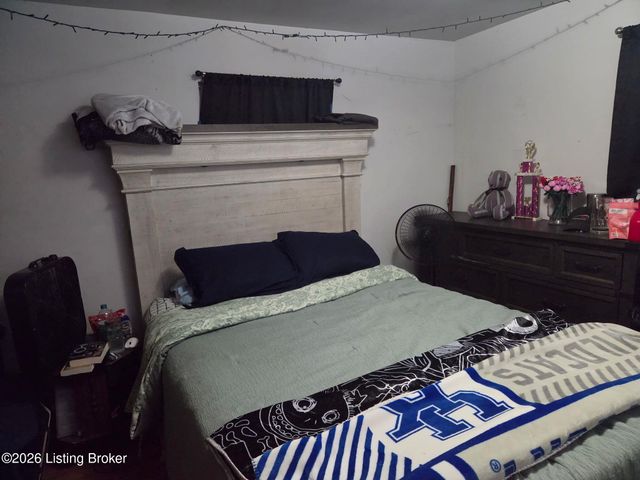 9721 Caven Ave, Louisville, KY 40229