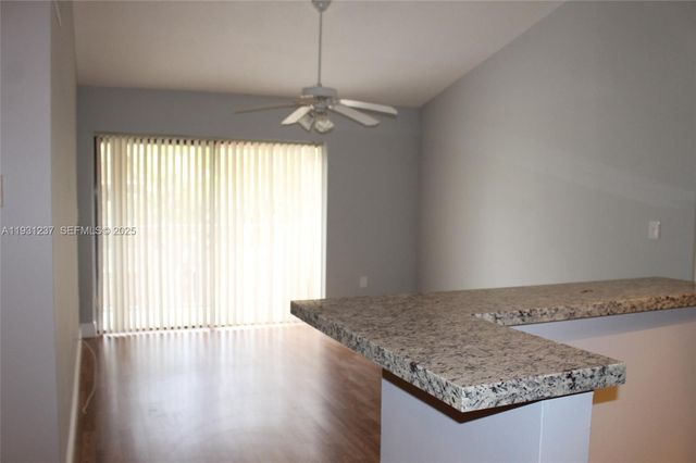 7135 NW 179th St 302, Hialeah, FL 33015