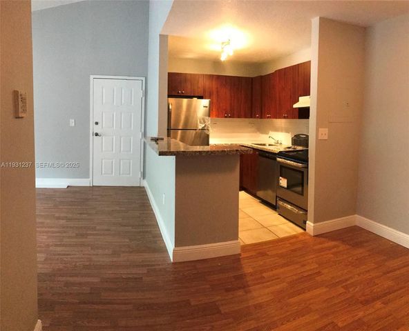 7135 NW 179th St 302, Hialeah, FL 33015