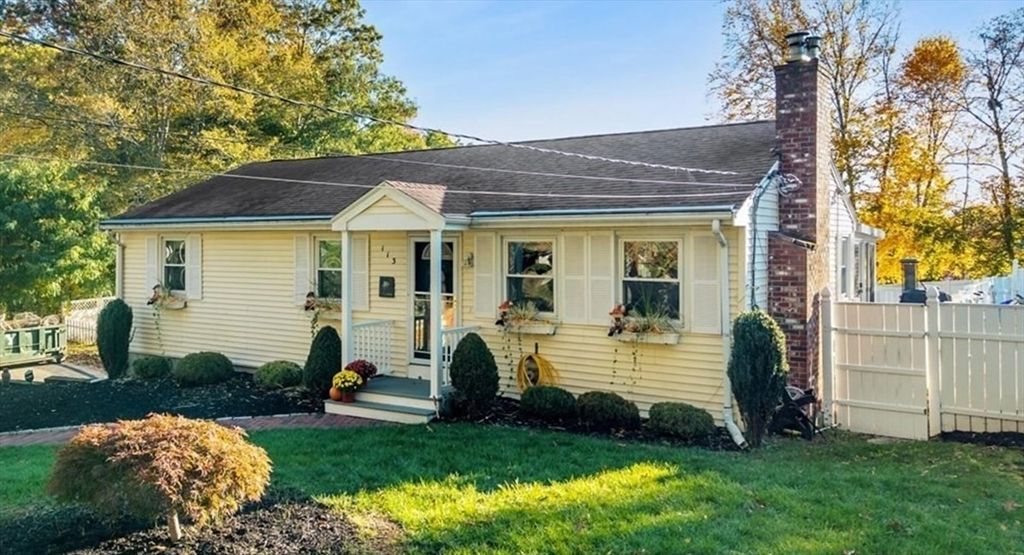 113 Scadding St, Taunton, MA 02780