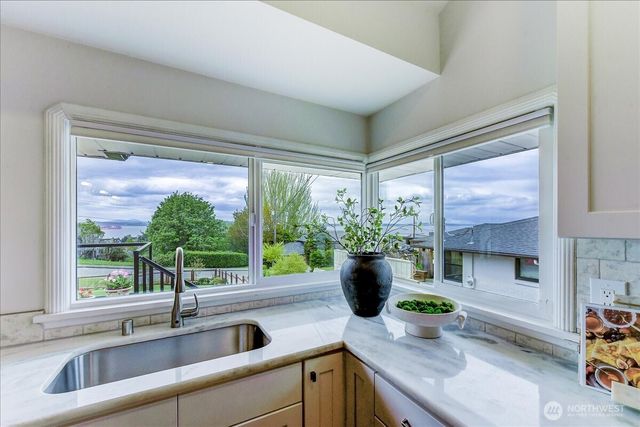 3228 57th Avenue SW, Seattle, WA 98116